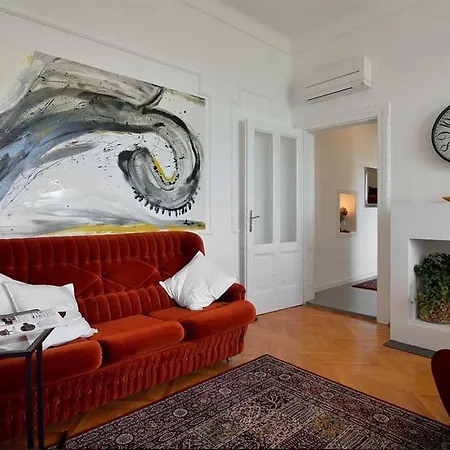 A.m.p. Apartment Pula